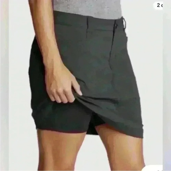Eddie Bauer Women's Adventurer 2.0 Skort in Charcoal Size 8 - Stretchy and light - Picture 3 of 4
